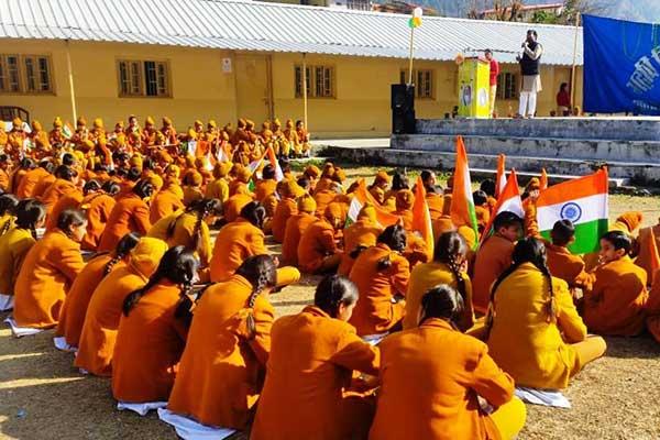 Republic Day and Vasant Panchami were celebrated on 26 Jan at Maharishi Vidya Mandir-1,Gyansu, Uttarkashi with patriotic fervor and enthusiasm.